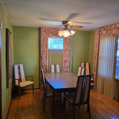 6213 W NEWPORT Avenue, Chicago, IL 60634