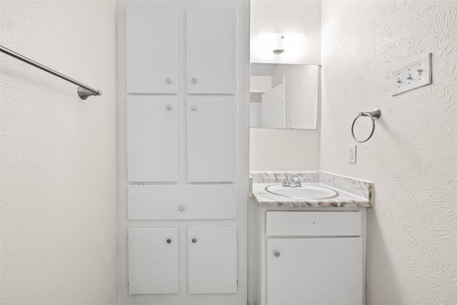 1319 Saturn Drive, Cedar Hill, TX 75104