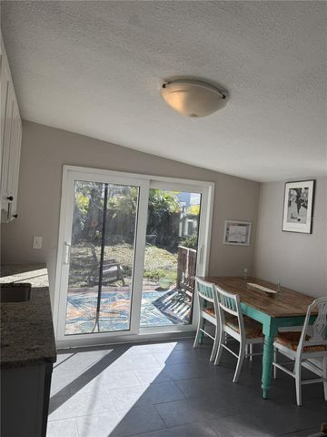 466 36TH AVENUE N, St Petersburg, FL 33704