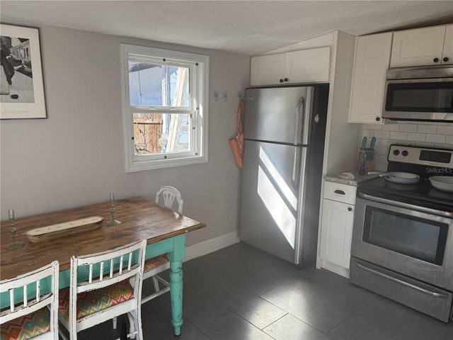 466 36TH AVENUE N, St Petersburg, FL 33704