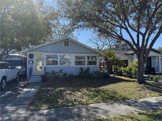 466 36TH AVENUE N, St Petersburg, FL 33704