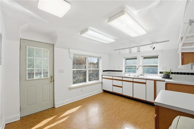 903 S Pope Avenue, Independence, MO 64050