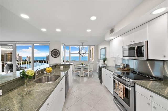 5550 Heron Point DR 1702, Naples, FL 34108