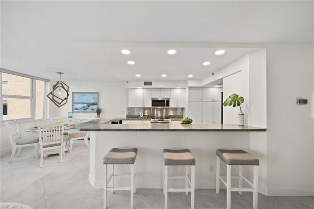 5550 Heron Point DR 1702, Naples, FL 34108