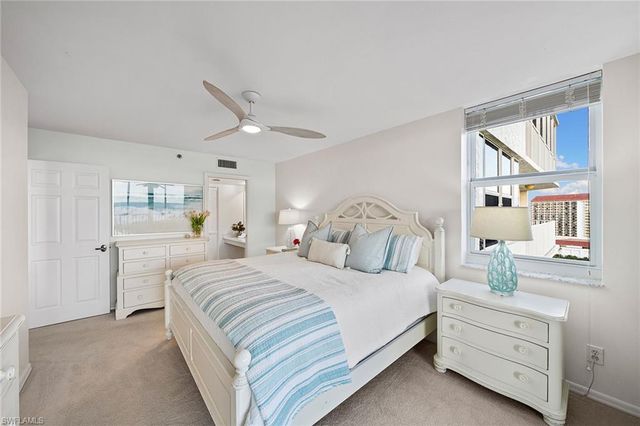 5550 Heron Point DR 1702, Naples, FL 34108