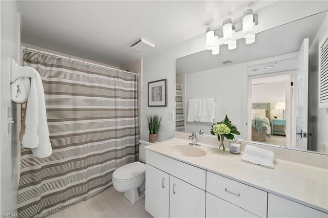 5550 Heron Point DR 1702, Naples, FL 34108