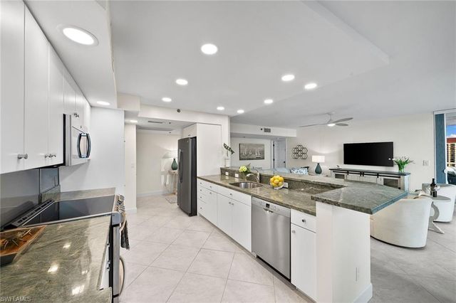 5550 Heron Point DR 1702, Naples, FL 34108