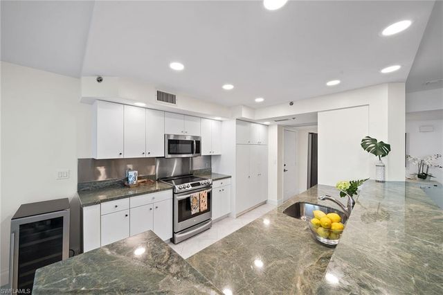 5550 Heron Point DR 1702, Naples, FL 34108