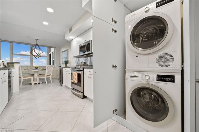 5550 Heron Point DR 1702, Naples, FL 34108