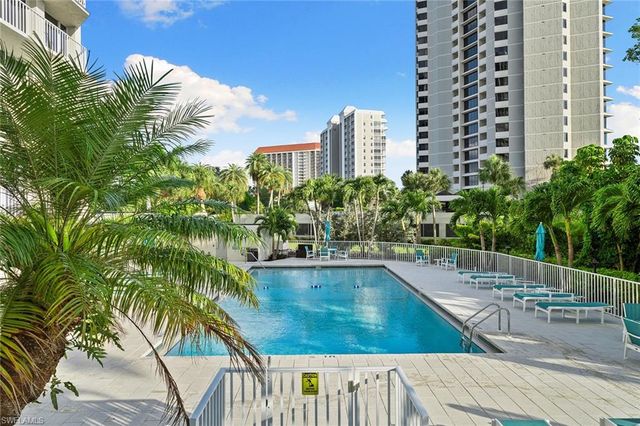 5550 Heron Point DR 1702, Naples, FL 34108