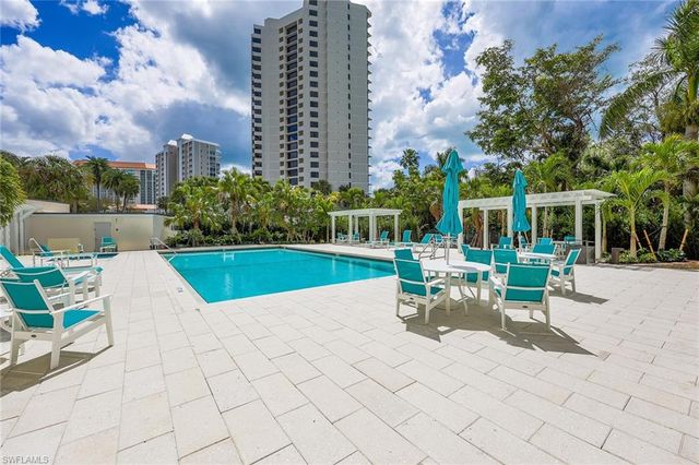 5550 Heron Point DR 1702, Naples, FL 34108