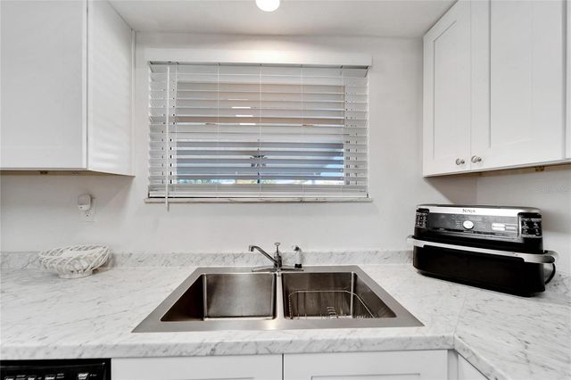 1216 HACIENDA DRIVE, Sun City Center, FL 33573
