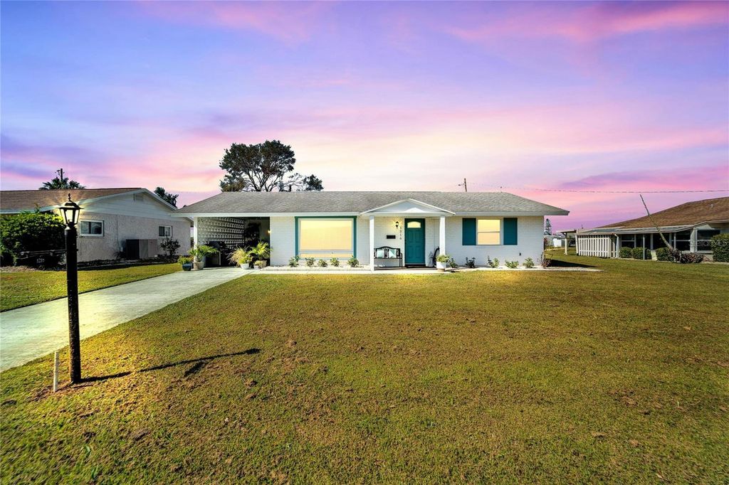 1216 HACIENDA DRIVE, Sun City Center, FL 33573