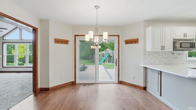 8211 Fallen Pine Court, Fort Wayne, IN 46815