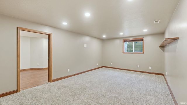 8211 Fallen Pine Court, Fort Wayne, IN 46815