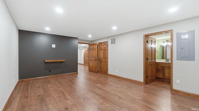 8211 Fallen Pine Court, Fort Wayne, IN 46815