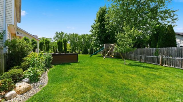 8211 Fallen Pine Court, Fort Wayne, IN 46815