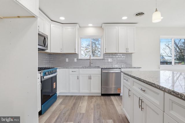 2893 SUNSET DR, Dallastown, PA 17313