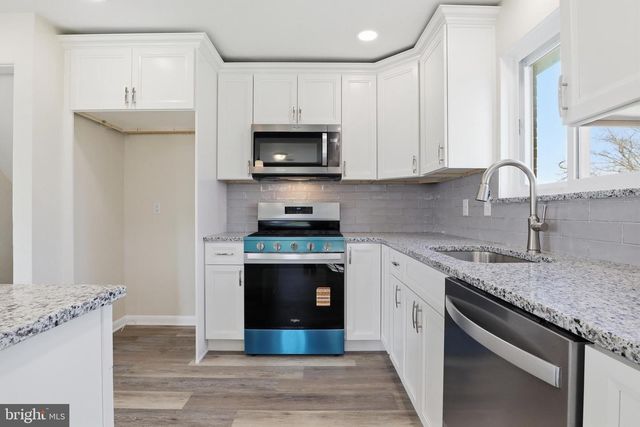 2893 SUNSET DR, Dallastown, PA 17313