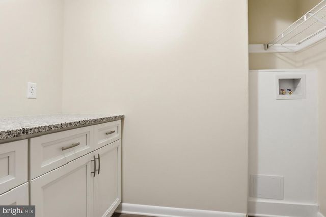 2893 SUNSET DR, Dallastown, PA 17313