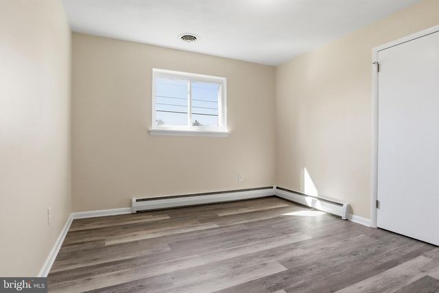 2893 SUNSET DR, Dallastown, PA 17313