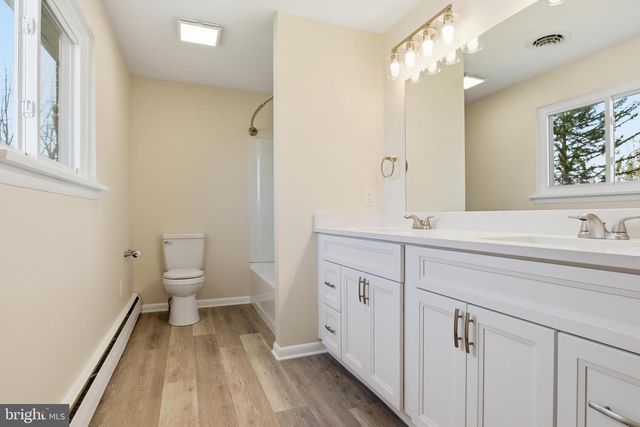 2893 SUNSET DR, Dallastown, PA 17313