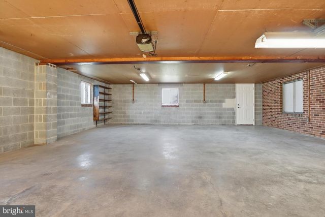 2893 SUNSET DR, Dallastown, PA 17313