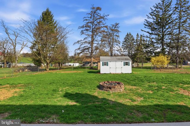 2893 SUNSET DR, Dallastown, PA 17313