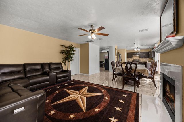 2526 Tomsbrook Drive, Houston, TX 77067