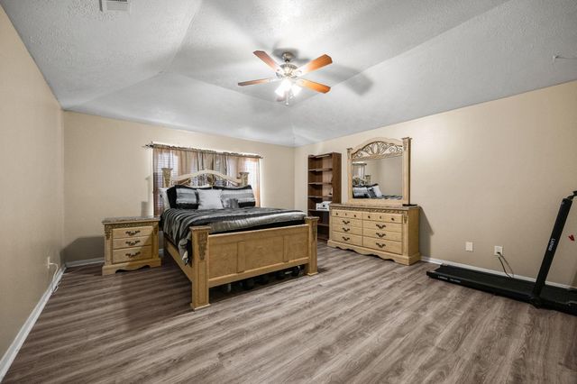 2526 Tomsbrook Drive, Houston, TX 77067