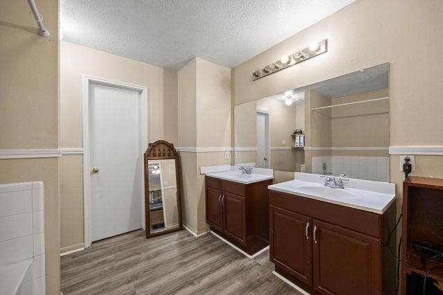 2526 Tomsbrook Drive, Houston, TX 77067