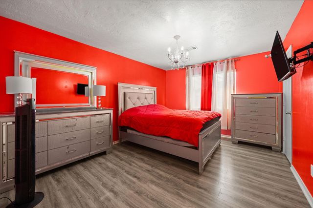 2526 Tomsbrook Drive, Houston, TX 77067