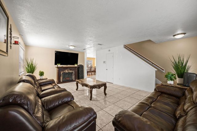 2526 Tomsbrook Drive, Houston, TX 77067