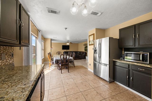 2526 Tomsbrook Drive, Houston, TX 77067