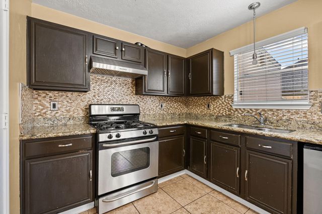 2526 Tomsbrook Drive, Houston, TX 77067