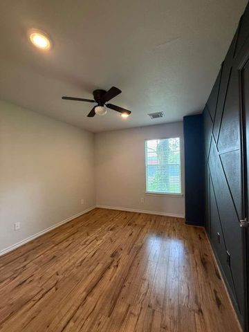 9623 Elmview Place 1, Houston, TX 77080