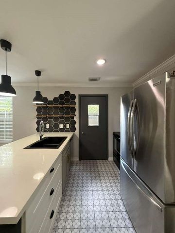 9623 Elmview Place 1, Houston, TX 77080