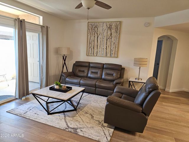 10410 N CAVE CREEK Road 1008, Phoenix, AZ 85020