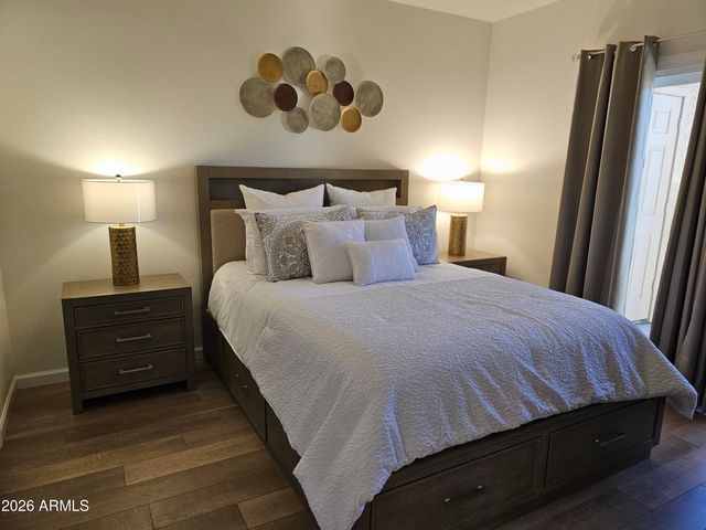 10410 N CAVE CREEK Road 1008, Phoenix, AZ 85020