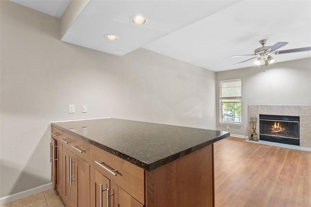 7685 Northcross DR 423, Austin, TX 78757