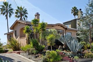 715 Hillgirt Cir, Oakland, CA 94610