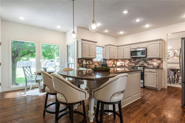 12822 Lucille Street, Overland Park, KS 66213