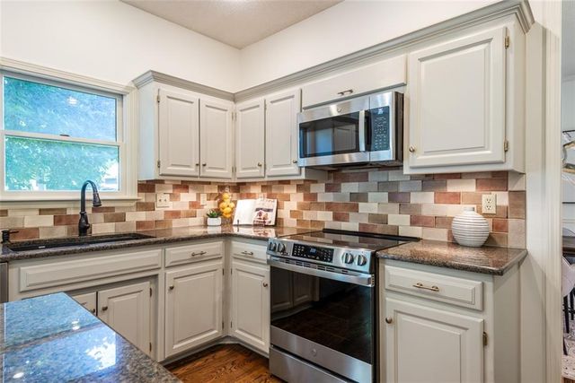 12822 Lucille Street, Overland Park, KS 66213