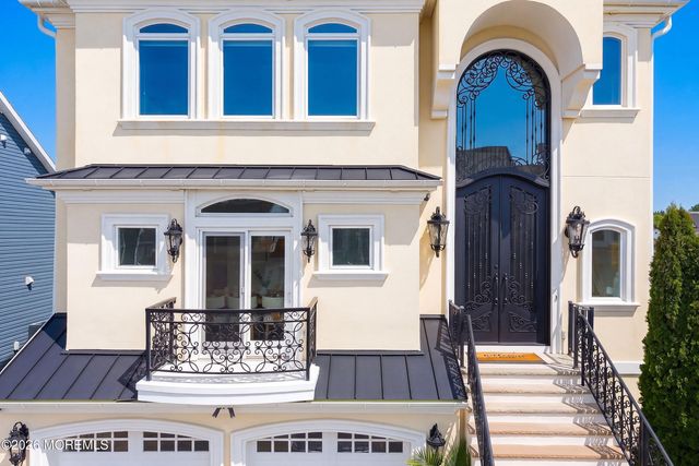 14 Lagoon Drive W, Toms River, NJ 08753