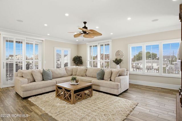 14 Lagoon Drive W, Toms River, NJ 08753