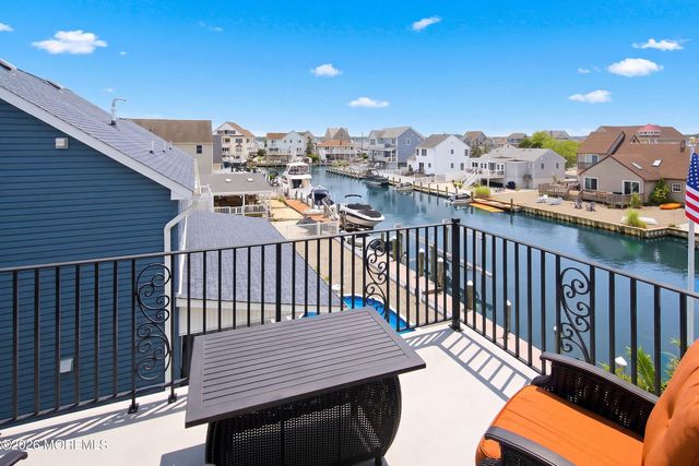 14 Lagoon Drive W, Toms River, NJ 08753