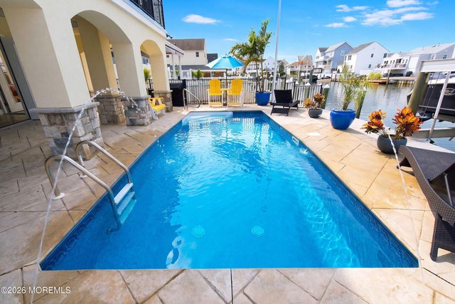 14 Lagoon Drive W, Toms River, NJ 08753