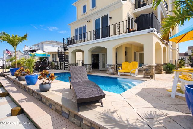 14 Lagoon Drive W, Toms River, NJ 08753