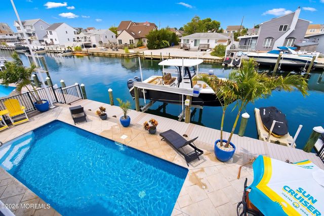 14 Lagoon Drive W, Toms River, NJ 08753