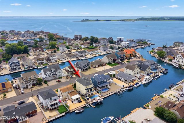 14 Lagoon Drive W, Toms River, NJ 08753